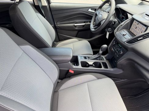 Used 2017 Ford Escape SE w/ Equipment Group 201A AWD/4WD image 14