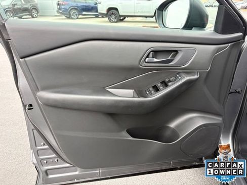 Used 2025 Nissan Rogue S image 23