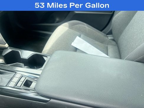 Used 2025 Toyota Camry LE FWD image 19