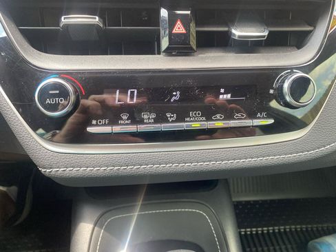 Used 2022 Toyota Corolla SE FWD image 20