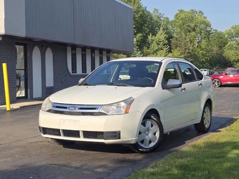 Used 2011 Ford Focus SE image 2