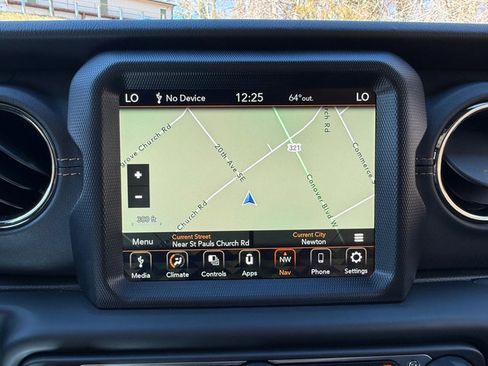 Used 2022 Jeep Gladiator Overland image 21