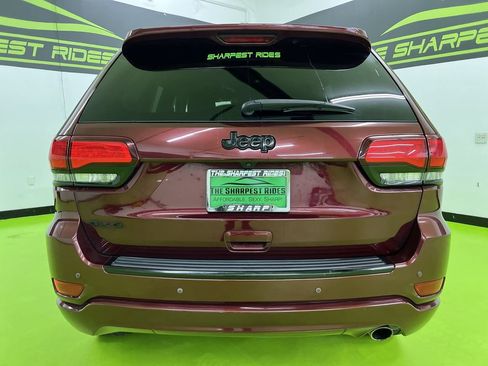 Used 2018 Jeep Grand Cherokee Altitude AWD/4WD image 8