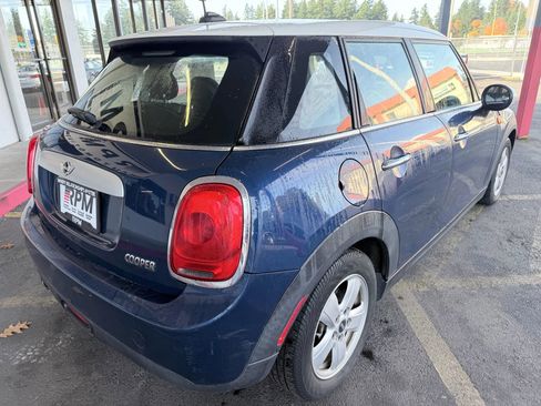 Used 2015 MINI Cooper 4-Door Hardtop image 7