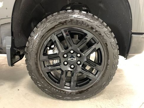 Used 2026 Chevrolet Silverado 1500 LT Trail Boss w/ LT Trail Boss Premium Package AWD/4WD image 12