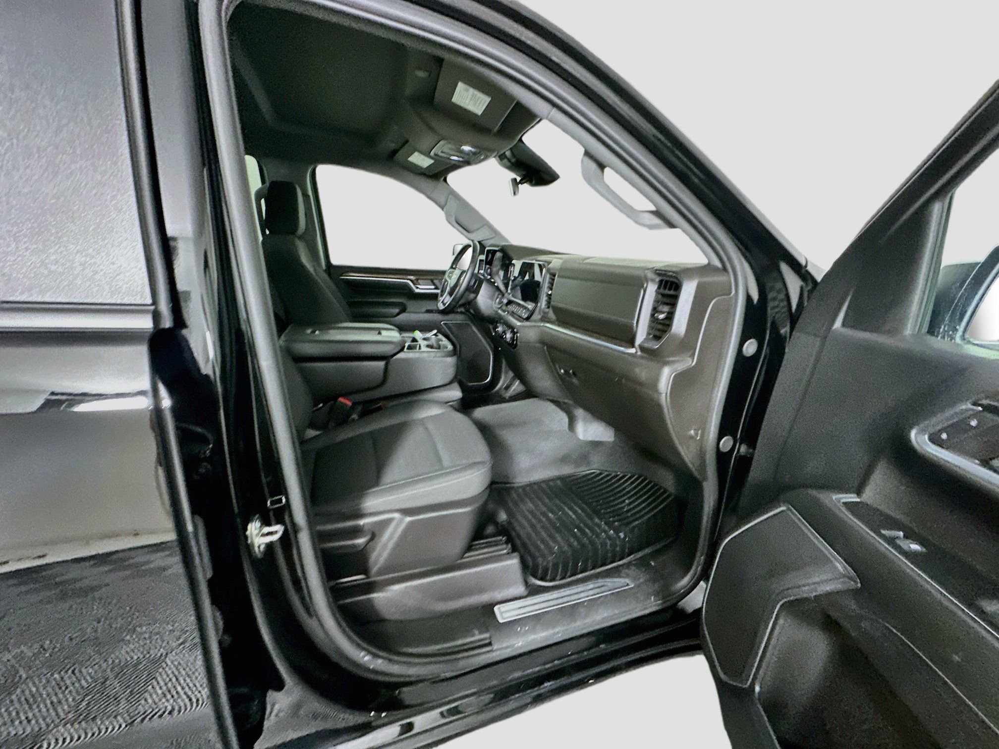 Used 2024 Chevrolet Silverado 1500 LT AWD/4WD image 30