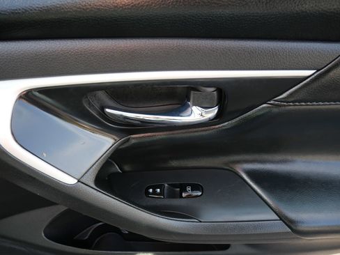 Used 2016 Nissan Altima 2.5 SL w/ 2.5 Technology w/LED Package image 19