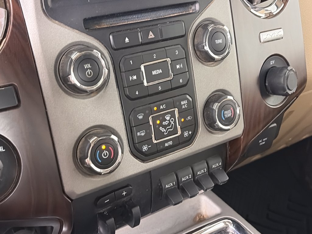 Used 2015 Ford F350 Lariat w/ Lariat Ultimate Package AWD/4WD image 21