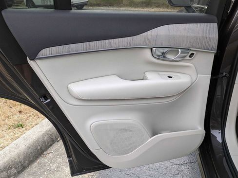 Certified 2024 Volvo XC90 T8 Plus image 32