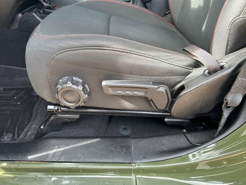 Used 2021 Jeep Gladiator Rubicon w/ Cold Weather Group image 15