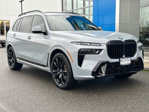 Used 2025 BMW X7 xDrive40i w/ Executive Package image 7