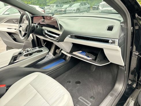 Used 2024 Cadillac Lyriq Luxury RWD image 36