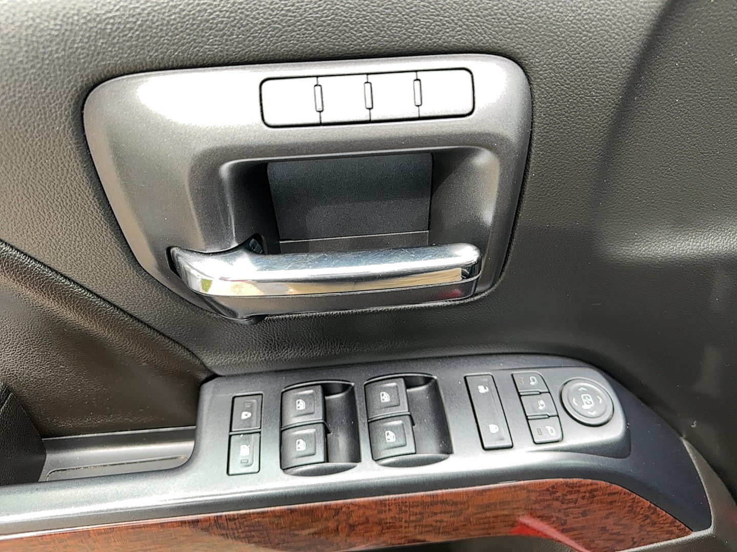 Used 2017 GMC Sierra 1500 SLT AWD/4WD image 16