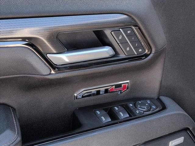 Used 2025 GMC Sierra 1500 AT4 w/ Technology Package AWD/4WD image 11