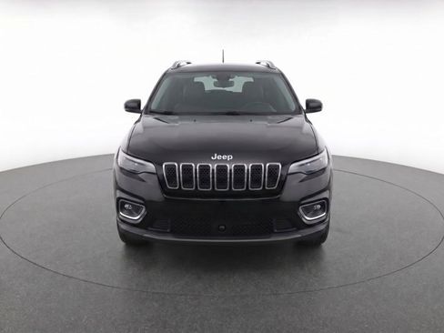 Used 2019 Jeep Cherokee Latitude Plus w/ Cold Weather Group AWD/4WD image 2