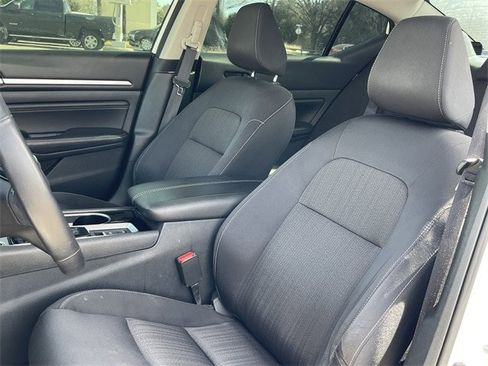 Used 2021 Nissan Altima 2.5 SV w/ SV Premium Package image 24