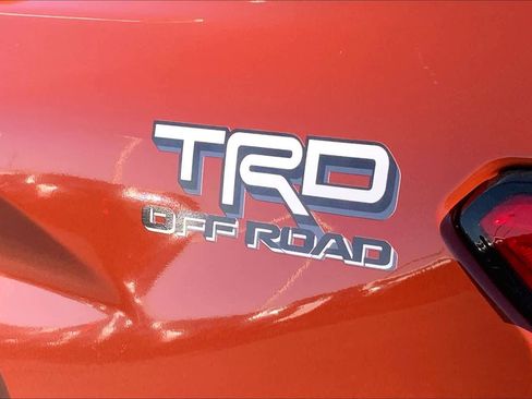 Used 2025 Toyota Tacoma TRD Off-Road image 30