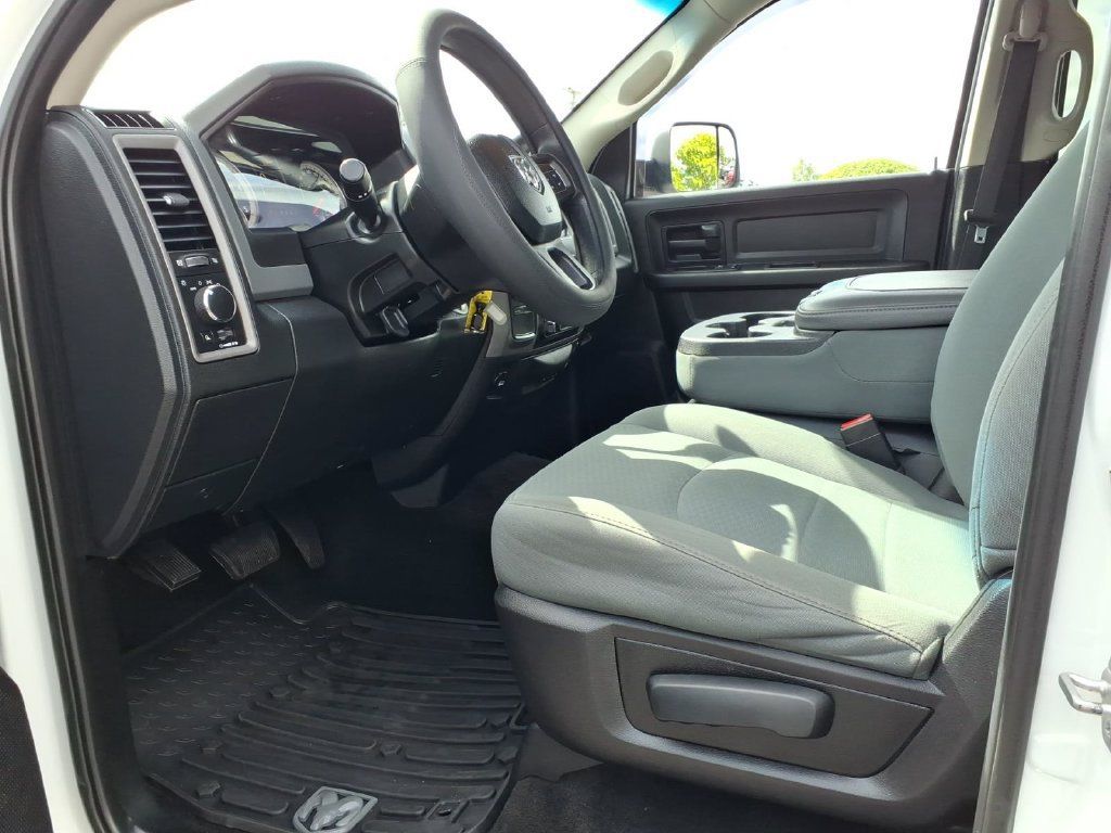 Used 2018 RAM 3500 Tradesman w/ Chrome Appearance Group AWD/4WD image 13