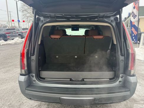 Used 2019 Cadillac Escalade Luxury image 45