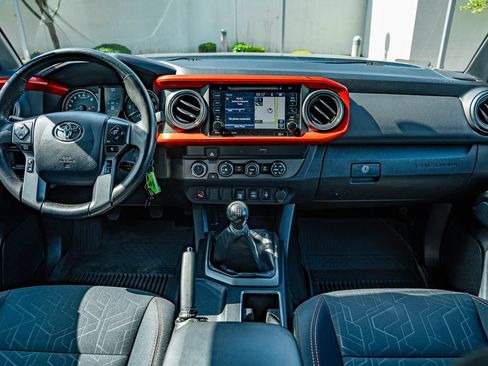 Used 2019 Toyota Tacoma TRD Off-Road AWD/4WD image 31