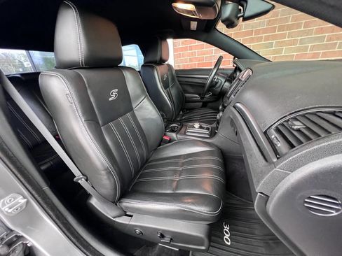 Used 2016 Chrysler 300 S image 19