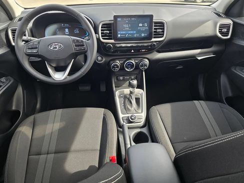 Used 2025 Hyundai Venue SEL FWD image 15