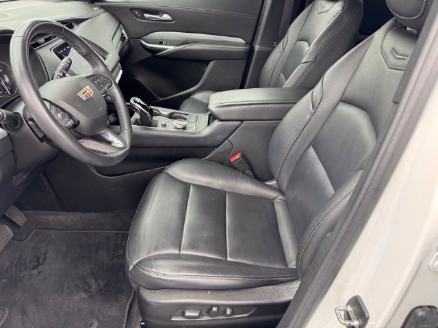 Certified 2022 Cadillac XT4 Premium Luxury w/ Cold Weather Package FWD image 14