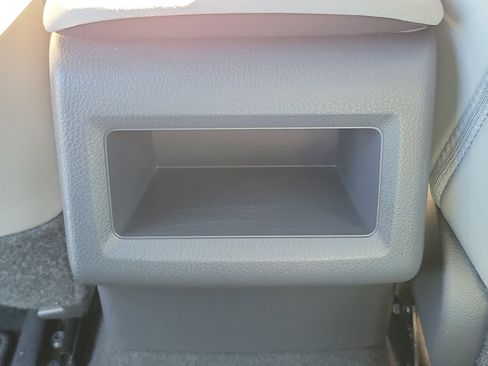 Used 2020 Toyota Camry SE image 21