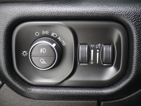 Used 2020 RAM 1500 Laramie w/ Sport Appearance Package image 28