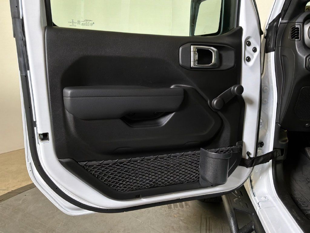 Certified 2022 Jeep Wrangler Sport AWD/4WD image 14