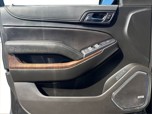 Used 2019 Chevrolet Suburban LT image 19
