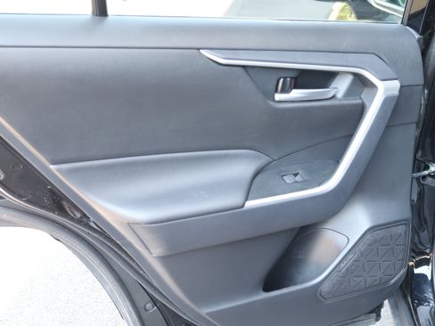 Used 2025 Toyota RAV4 XLE FWD image 12