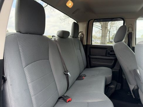 Used 2018 RAM 1500 Express AWD/4WD image 25