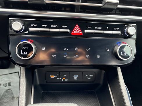 Certified 2025 Hyundai Santa Cruz SEL FWD image 23