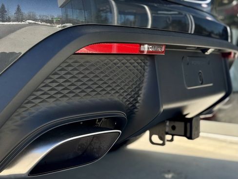 Used 2025 Porsche Macan image 24