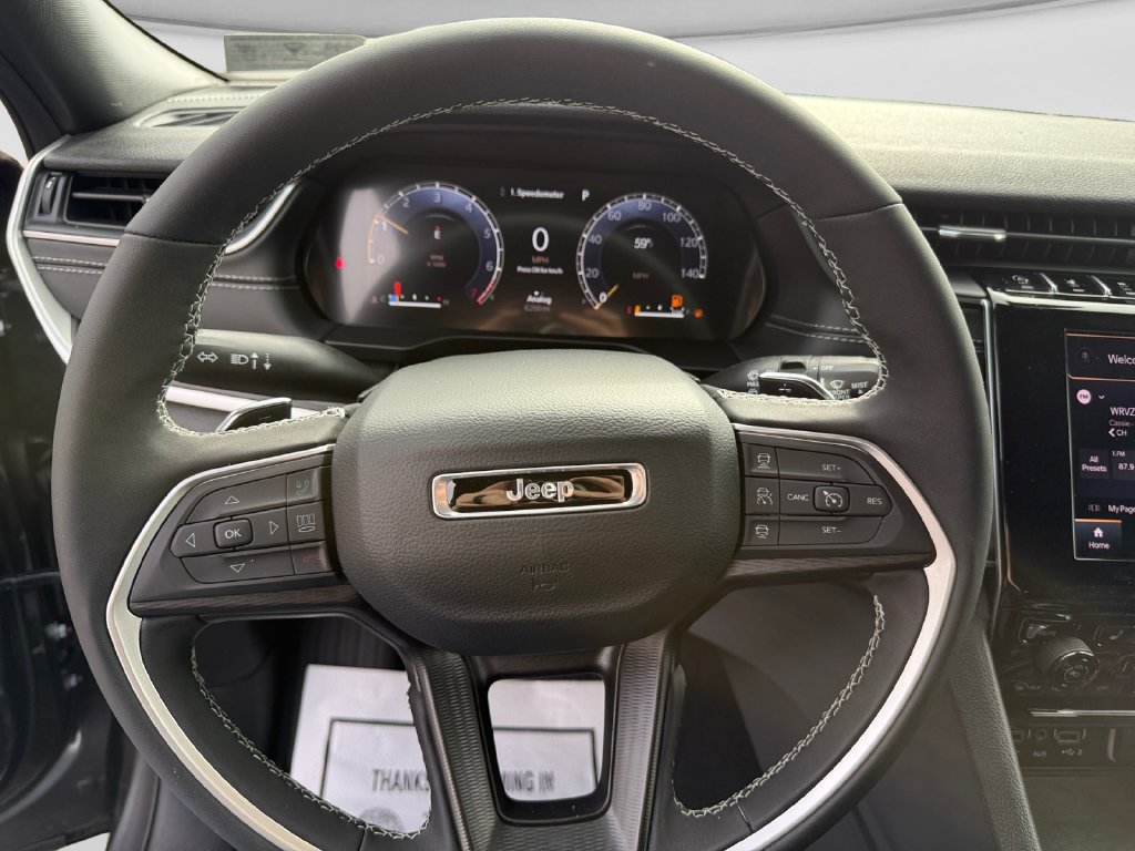 Used 2025 Jeep Grand Cherokee L Altitude AWD/4WD image 16