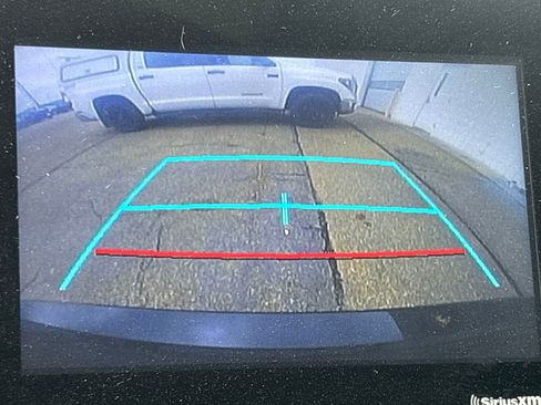 Used 2022 Toyota Camry SE image 8