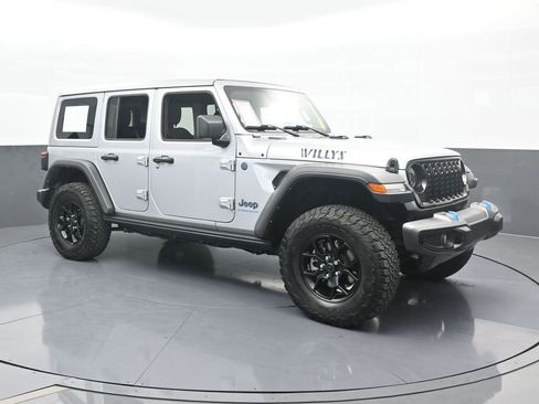 Used 2024 Jeep Wrangler Unlimited image 8