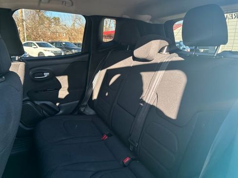 Used 2021 Jeep Renegade Latitude w/ Convenience Group image 24