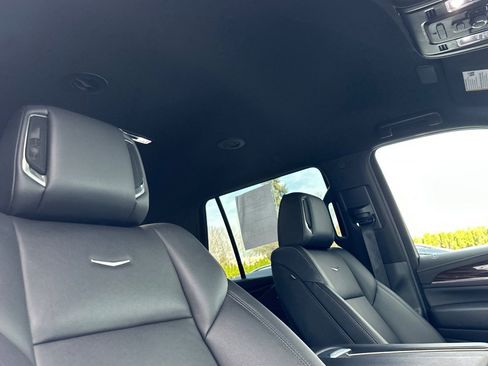 Used 2024 Cadillac Escalade Luxury image 20