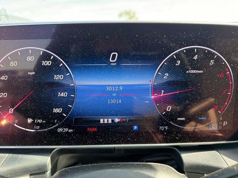 Used 2024 Mercedes-Benz GLC 300 4MATIC image 7