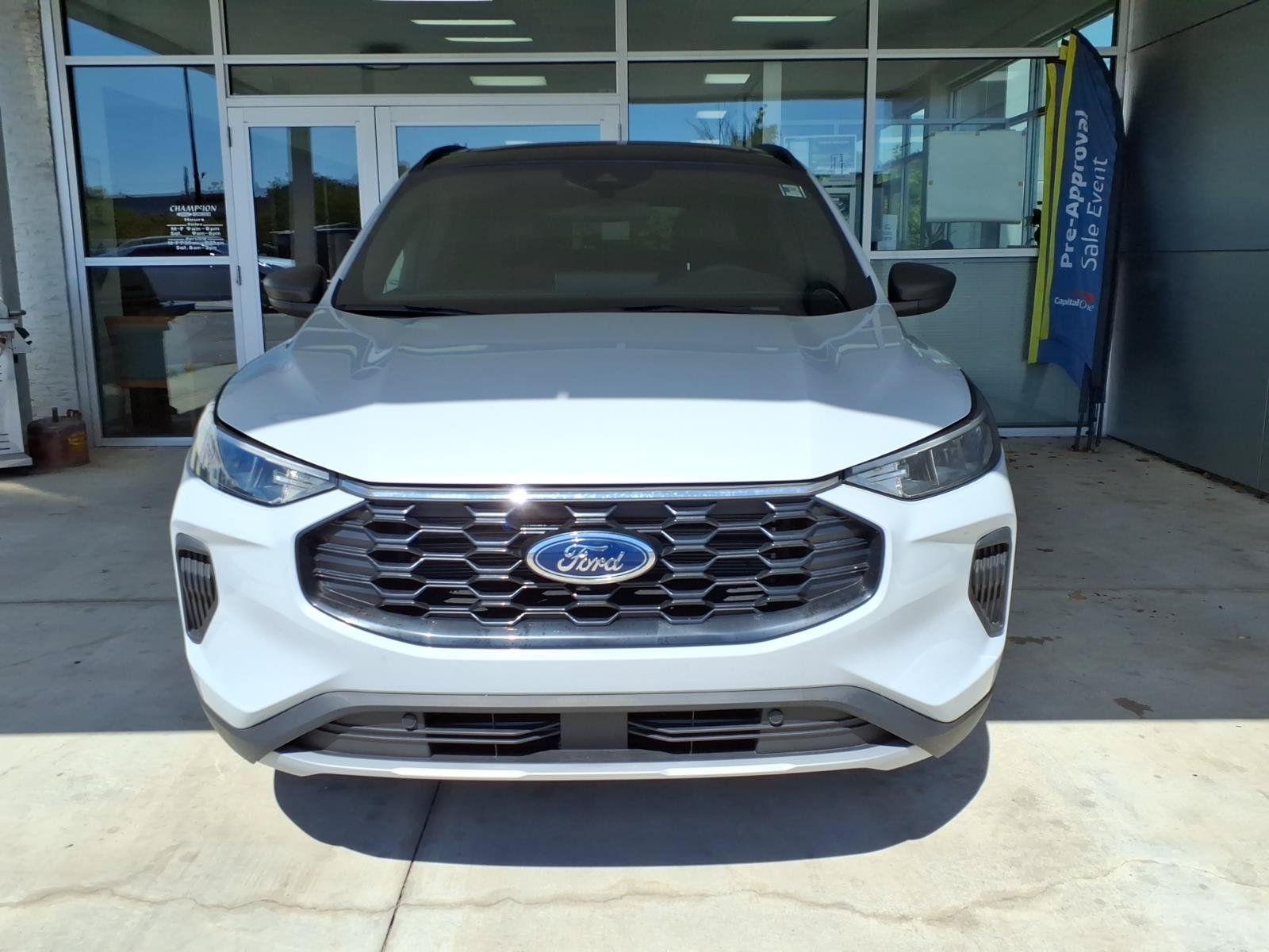 Used 2025 Ford Escape ST-Line w/ Tech Pack #1 FWD image 2