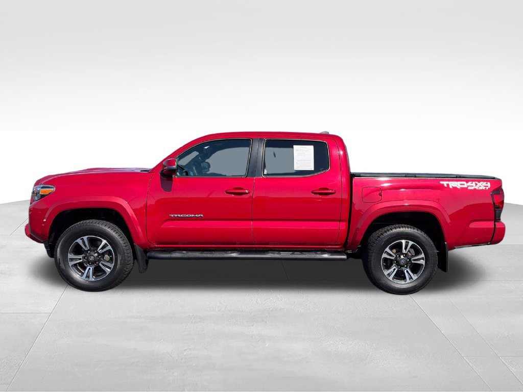Used 2019 Toyota Tacoma TRD Sport AWD/4WD image 2
