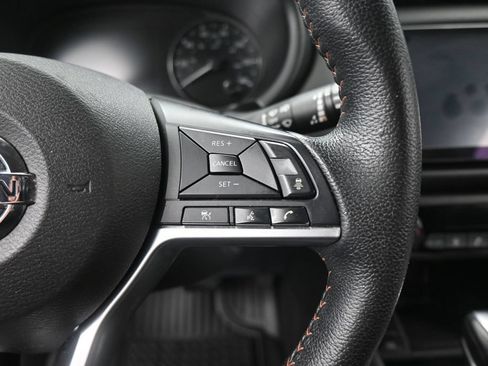 Used 2021 Nissan Kicks SR FWD image 13