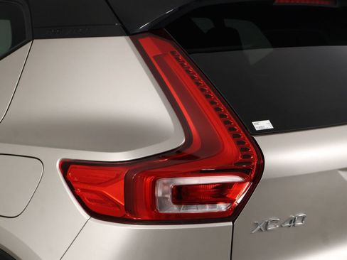 Certified 2023 Volvo XC40 Recharge Ultimate AWD/4WD image 18