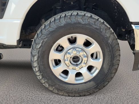 Used 2024 Ford F250 XLT w/ FX4 Off-Road Package AWD/4WD image 11