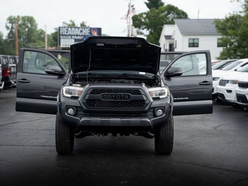 Used 2016 Toyota Tacoma TRD Sport AWD/4WD image 25