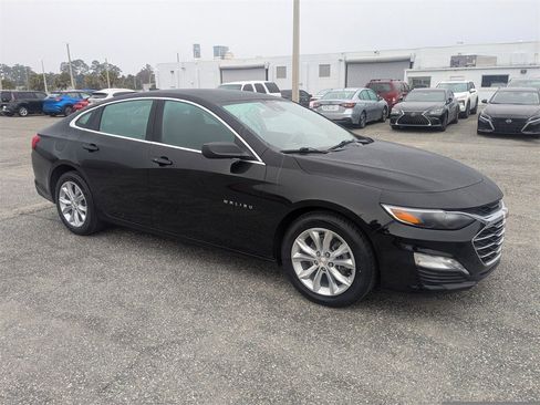 Used 2024 Chevrolet Malibu LT image 2