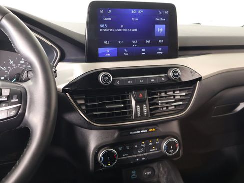 Used 2022 Ford Escape SE w/ Convenience Package FWD image 5