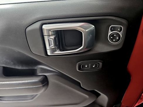 Used 2021 Jeep Gladiator Sport image 12